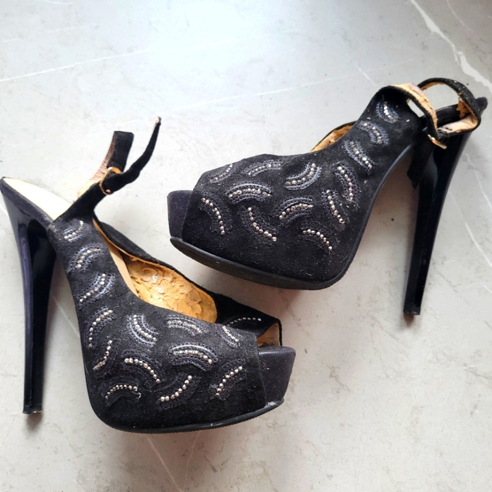 Maria Carreras Black Suede heels Size 7